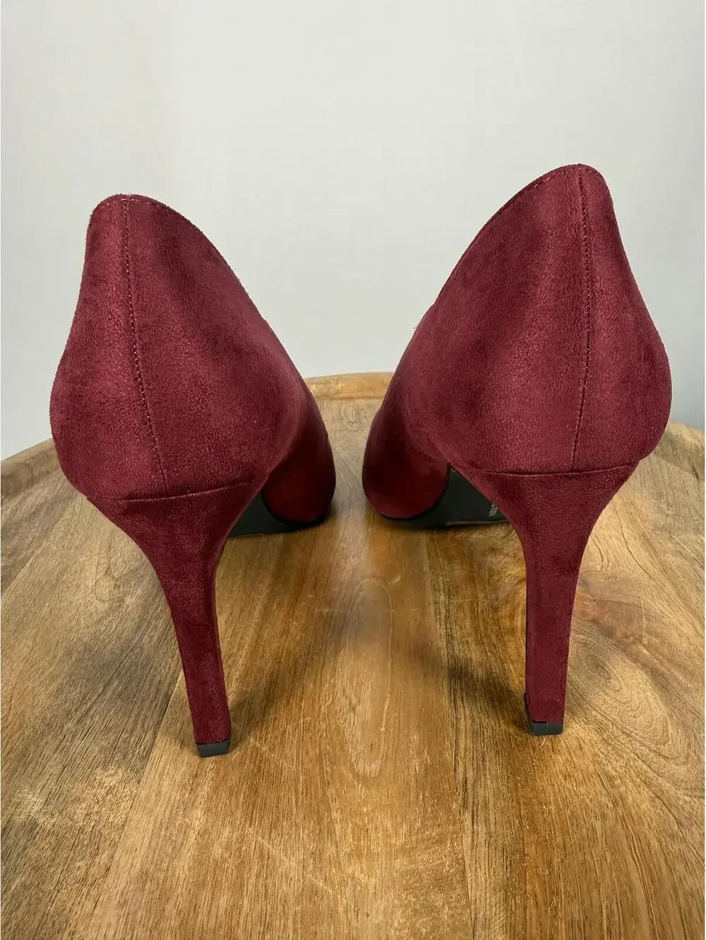French Connection Burgundy Suede Pointed Toe Heels Size 9 NWB - Picture 3 of 10